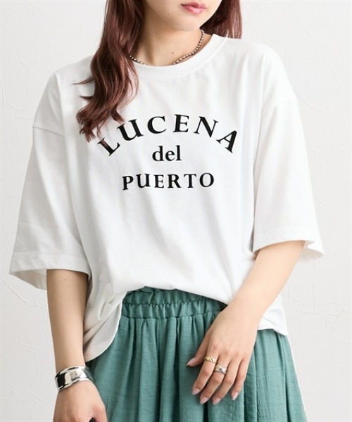 nissen(ニッセン)の「綿混オーバーサイズきれいめロゴTシャツ(Tシャツ/カットソー・レディース・ブラック系1/ブラック系3/ホワイト系4/ホワイト系3/ブラック系2/ブラウン系1/ホワイト系1/ホワイト系2/ブラック系4・M/L)」の3枚目の写真