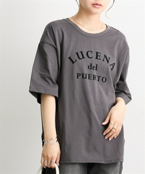 nissen(ニッセン)の「綿混オーバーサイズきれいめロゴTシャツ(Tシャツ/カットソー・レディース・ブラック系1/ブラック系3/ホワイト系4/ホワイト系3/ブラック系2/ブラウン系1/ホワイト系1/ホワイト系2/ブラック系4・M/L)」の6枚目の写真