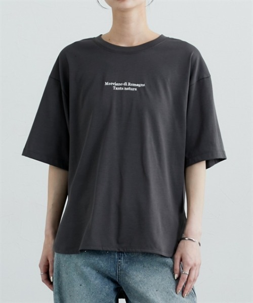 nissen(ニッセン)の「綿混オーバーサイズきれいめロゴTシャツ(Tシャツ/カットソー・レディース・ブラック系1/ブラック系3/ホワイト系4/ホワイト系3/ブラック系2/ブラウン系1/ホワイト系1/ホワイト系2/ブラック系4・M/L)」の8枚目の写真