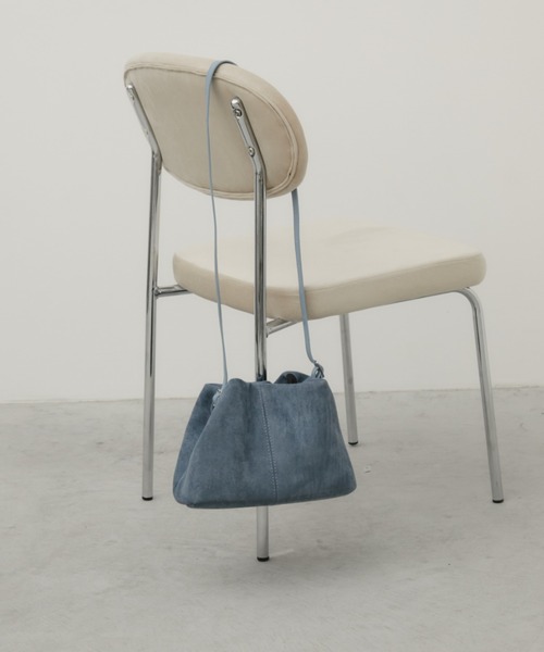 Aunt Marie's（アントマリーズ）の「スウェードギャザーショルダーバッグ（ショルダーバッグ・レディース・ブラウン/ブラック/ブルー・FREE）」の4枚目の写真