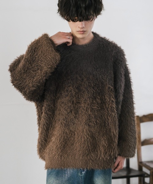 Rocky Monroe(ロッキーモンロー)の「オーバーサイズ フェザーヤーングラデーションクルーネックニット(ニット/セーター・メンズ・ブラック/ブラウン/グレー・M/L)」の3枚目の写真