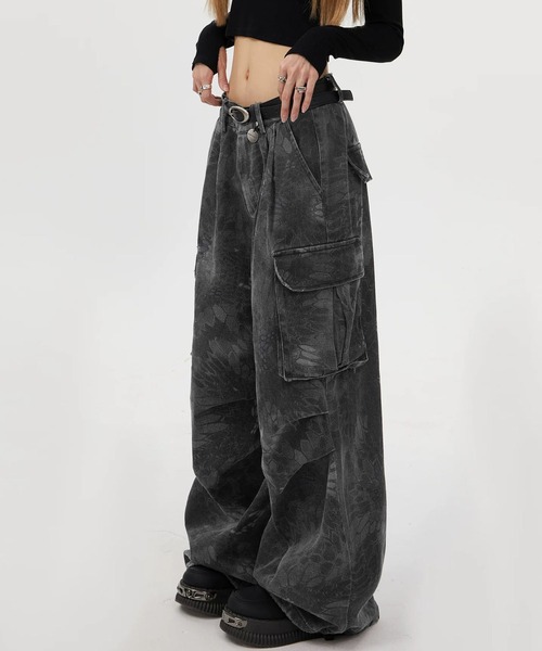 Kuroba(クロバ)の「ワイドカーゴパンツ(デニムパンツ・レディース・ブラック・S/M/L)」の4枚目の写真
