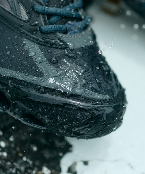 MIZUNO(ミズノ )の「WAVE PROPHECY LS GTX D1GA256001(スニーカー・メンズ・ブラック・26.0cm/27.0cm/28.0cm/29.0cm/26.5cm/27.5cm/25.5cm/28.5cm/23.0cm/24.0cm/25.0cm/23.5cm/24.5cm)」の3枚目の写真