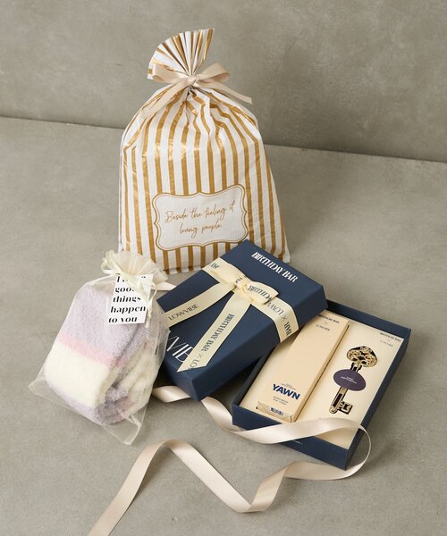 BIRTHDAY BAR（バースデイバー）の「【ラッピングでお届け】LOWVIBE LOWKEY SETともこもこソックスのセット（ボディケアキット/ギフトセット・レディース・ピンク・0）」の2枚目の写真