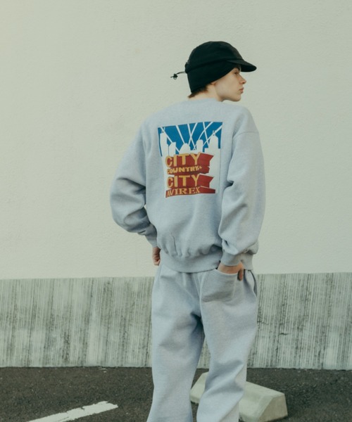 CITY COUNTRY CITY(シティーカントリーシティー)の「CITY COUNTRY CITY×AVIREX/シティーカントリーシティー×アヴィレックス/AVIREX×CCC SIGNATURE CREW SWEAT(スウェット・メンズ・グレー/ブラック・L/M)」の1枚目の写真