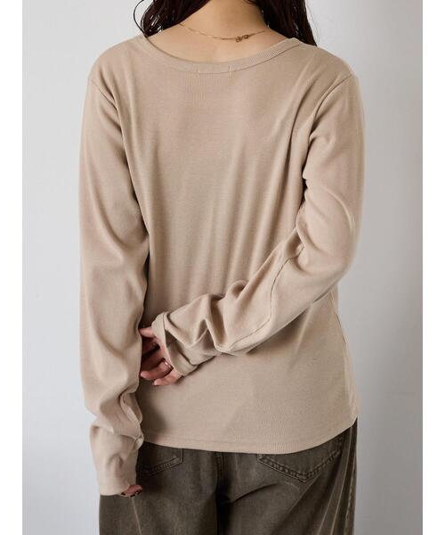 ehka sopo（エヘカソポ）の「ワンポイント刺繍クルーネックカットソー（Tシャツ/カットソー・レディース・ベージュ/ブラック/グレー/オフホワイト・F）」の20枚目の写真