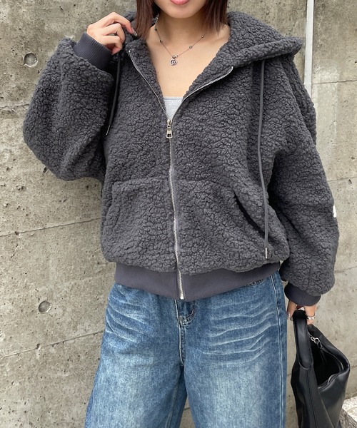 ROGER AND RAW(ロジャーアンドロウ)の「バックロゴボアジップパーカー(パーカー・レディース・ホワイト/グレー/ブラック・FREE)」の18枚目の写真