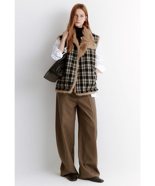 Fano Studios(ファノ ストゥディオズ)の「リバーシブル スタンドカラー フェイクファーベスト FD25W064【Fano Studios】【2025AW】(ベスト・レディース・ベージュ系その他・M/S)」の6枚目の写真