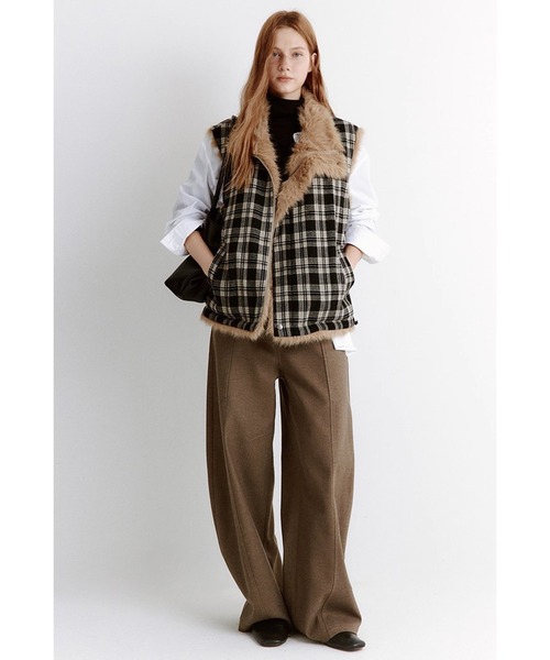 Fano Studios(ファノ ストゥディオズ)の「リバーシブル スタンドカラー フェイクファーベスト FD25W064【Fano Studios】【2025AW】(ベスト・レディース・ベージュ系その他・M/S)」の7枚目の写真