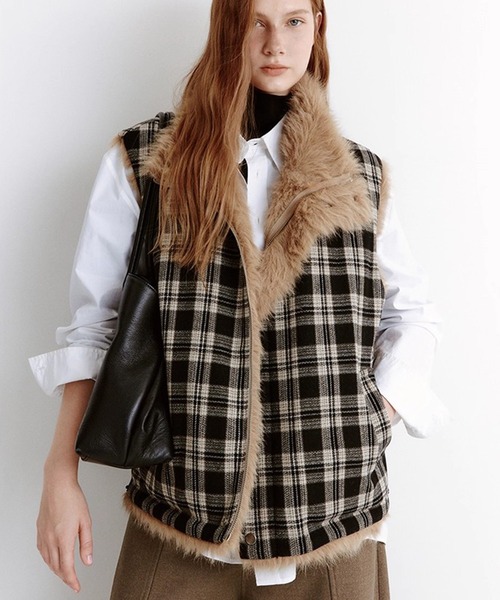 Fano Studios(ファノ ストゥディオズ)の「リバーシブル スタンドカラー フェイクファーベスト FD25W064【Fano Studios】【2025AW】(ベスト・レディース・ベージュ系その他・M/S)」の5枚目の写真