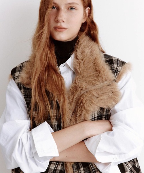 Fano Studios(ファノ ストゥディオズ)の「リバーシブル スタンドカラー フェイクファーベスト FD25W064【Fano Studios】【2025AW】(ベスト・レディース・ベージュ系その他・M/S)」の8枚目の写真