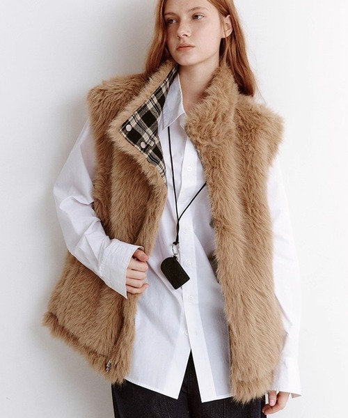 Fano Studios(ファノ ストゥディオズ)の「リバーシブル スタンドカラー フェイクファーベスト FD25W064【Fano Studios】【2025AW】(ベスト・レディース・ベージュ系その他・M/S)」の2枚目の写真
