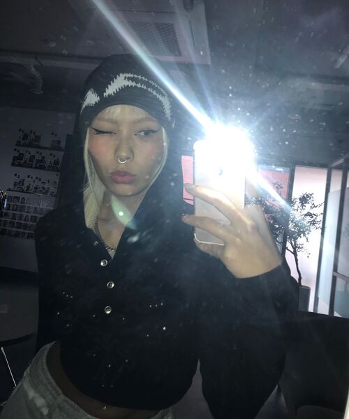 AAKAM（アーカム）の「Studded Leaf Hooded Long Sleeve (Black)（パーカー・レディース・その他・1/2）」の13枚目の写真