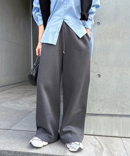 andme(アンドミー)の「裏起毛スウェットワイドパンツ(スウェットパンツ・レディース・ブラウン/スミクロ/オートミール/キナリ・M/L)」の2枚目の写真