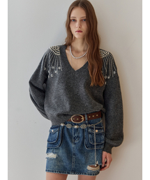 MAXZA（マージャコレクション）の「パールショルダー装飾ルーズフィットVネックニット（ニット/セーター）」