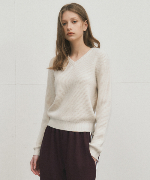 WEDNESDAYOASISFORWOMEN(ウェンズデー オアシス フォー ウーマン)の「ブルーミングハチVネックニット_CREAM(WC25-KN52)(ニット/セーター・レディース・アイボリー・FREE)」の1枚目の写真