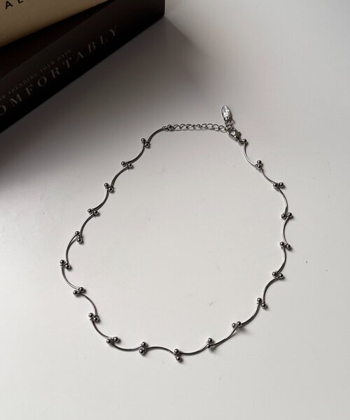 Chez toi(シェトワ)の「変形ウェーブネックレス(ネックレス・レディース・シルバー/ゴールド・FREE)」の3枚目の写真