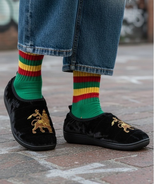 SUBU(スブ)の「【BEYOND BASICS限定】SUBU×NEW YOAKE POST / jah lion(サンダル・メンズ・ブラック・1/2/3)」の1枚目の写真