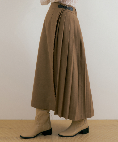 LUCIR ZU(ルシールズ)の「Fringe Wool Pleated Skirt (beige)(スカート・レディース・その他・FREE)」の3枚目の写真