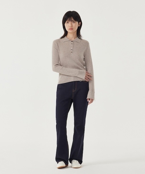 COVERNAT（カバーナット）の「WOMAN RIBBED COLLAR KNIT（ニット/セーター・レディース・チャコール/ベージュ・MEDIUM/SMALL）」の3枚目の写真
