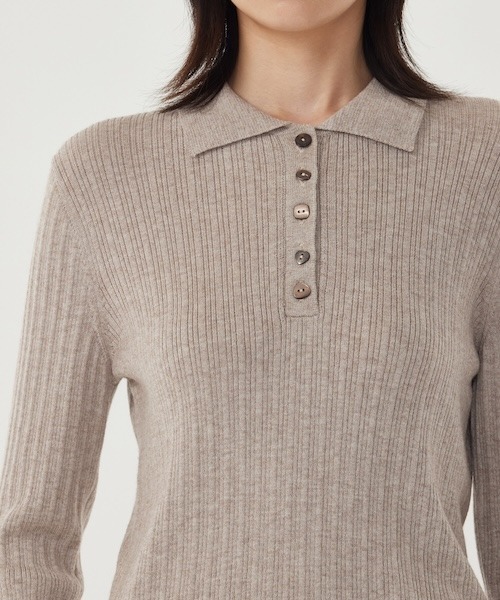 COVERNAT（カバーナット）の「WOMAN RIBBED COLLAR KNIT（ニット/セーター・レディース・チャコール/ベージュ・MEDIUM/SMALL）」の7枚目の写真