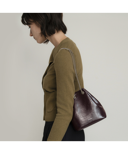 ANODDS(アンオズ)の「TIWI chain leather bucket bag 5 color(ショルダーバッグ・レディース・ブラック/ブラウン/シルバー/アイボリー/シルバーグレー/バーガンディー・FREE)」の5枚目の写真