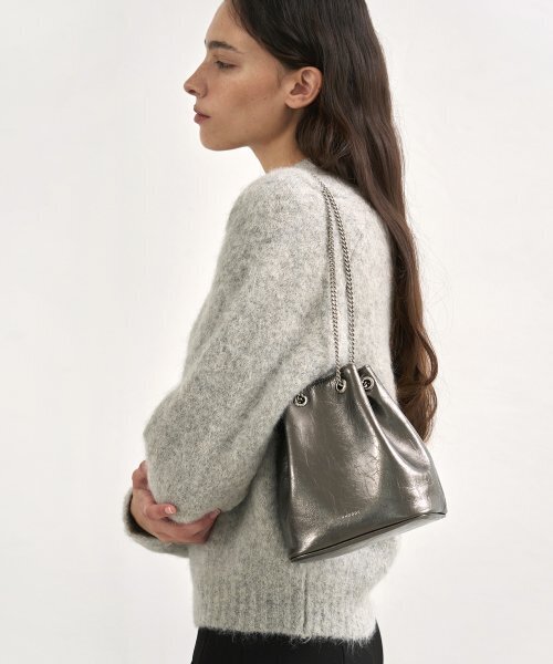 ANODDS(アンオズ)の「TIWI chain leather bucket bag 5 color(ショルダーバッグ・レディース・ブラック/ブラウン/シルバー/アイボリー/シルバーグレー/バーガンディー・FREE)」の7枚目の写真