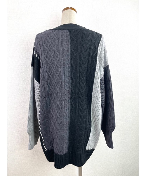 WORLD WIDE LOVE!(ワールドワイドラブ)の「ケーブル切り替えカーデ(ニット/セーター・レディース・アイボリー/ブラック/ベージュ・1)」の10枚目の写真