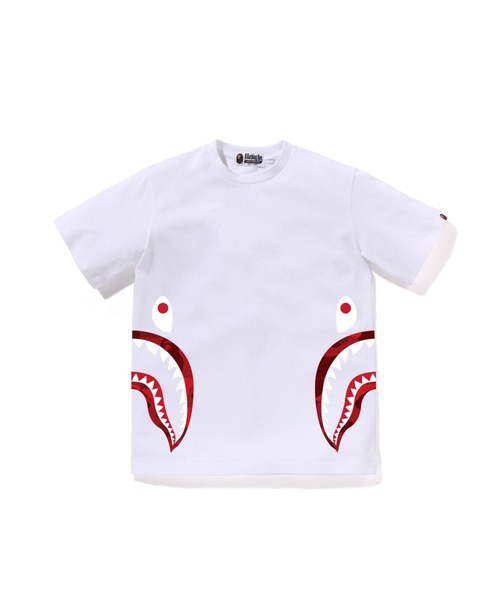 A BATHING APE（アベイシングエイプ）の「COLOR CAMO SIDE SHARK TEE（Tシャツ/カットソー・キッズ・ブラック×パープル/ブラック×ブルー/ホワイト×レッド/ブラック×レッド/ホワイト×パープル/ホワイト×ネイビー・150/160）」の2枚目の写真
