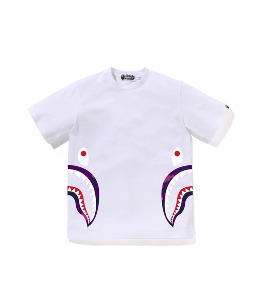 A BATHING APE（アベイシングエイプ）の「COLOR CAMO SIDE SHARK TEE（Tシャツ/カットソー・キッズ・ブラック×パープル/ブラック×ブルー/ホワイト×レッド/ブラック×レッド/ホワイト×パープル/ホワイト×ネイビー・150/160）」の4枚目の写真