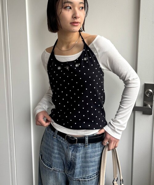 WHO'S WHO gallery（フーズフーギャラリー）の「アイレットホルターレイヤードトップス（Tシャツ/カットソー・レディース・ネイビー/レッド/ブラック/グレー/チャコールグレー/ホワイト系その他/ブラック系その他2/ホワイト系その他2/グレー系その他2・FREE）」の11枚目の写真