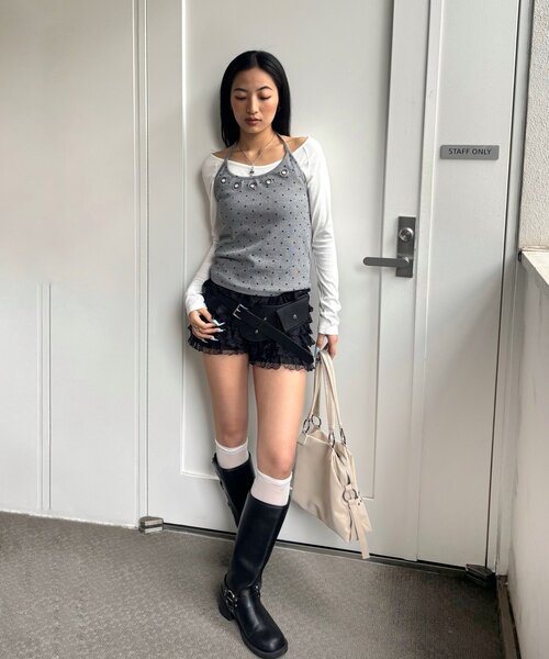 WHO'S WHO gallery（フーズフーギャラリー）の「アイレットホルターレイヤードトップス（Tシャツ/カットソー・レディース・ネイビー/レッド/ブラック/グレー/チャコールグレー/ホワイト系その他/ブラック系その他2/ホワイト系その他2/グレー系その他2・FREE）」の21枚目の写真