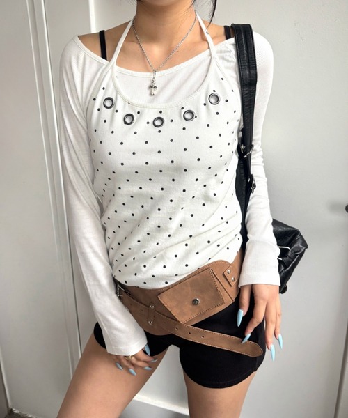 WHO'S WHO gallery（フーズフーギャラリー）の「アイレットホルターレイヤードトップス（Tシャツ/カットソー・レディース・ネイビー/レッド/ブラック/グレー/チャコールグレー/ホワイト系その他/ブラック系その他2/ホワイト系その他2/グレー系その他2・FREE）」の3枚目の写真