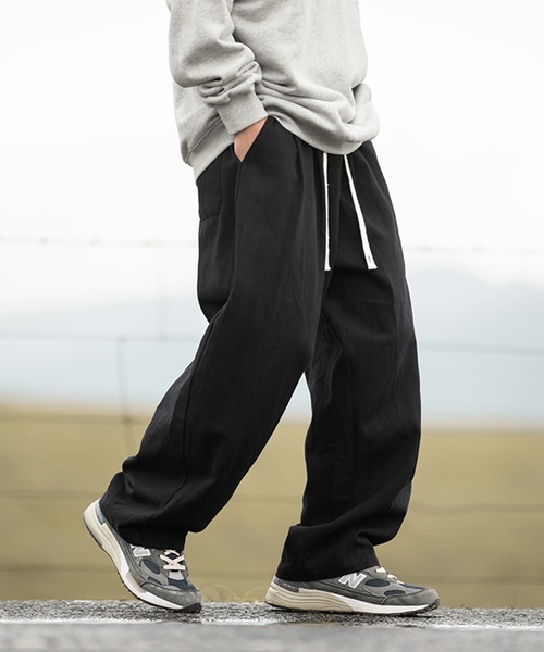 TOBEE(トゥビー)の「【TOBEE】ワイドシルエット バレルレッグ パンツ(その他パンツ・メンズ・ブラック/ホワイト/ブラウン/ベージュ・MEDIUM/LARGE/X-LARGE/XX-LARGE/XXX-LARGE)」の1枚目の写真