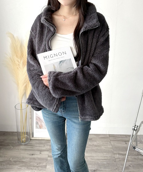 Amulet(アミュレット)の「ふわっと軽くて毎日にちょうどいい ソフトボアブルゾン(ブルゾン・レディース・パープル/グレー/レッド/ピンク/グリーン/ブラウン/ベージュ・L/S/M/XL)」の15枚目の写真