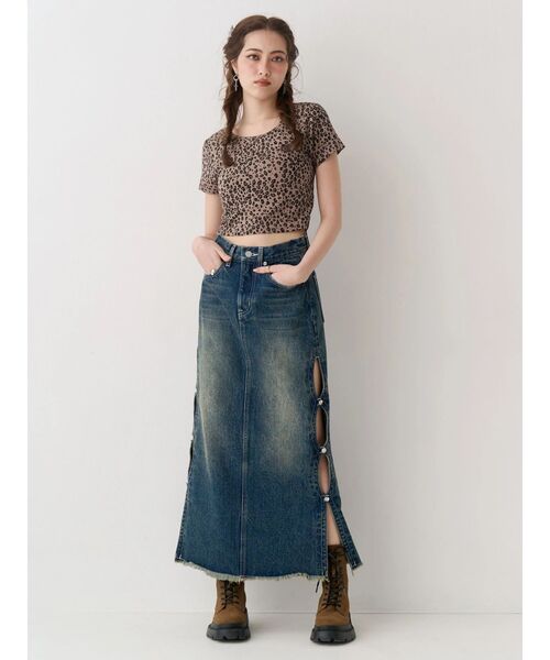 EVRIS(エヴリス)の「サイドビジューカットロングデニムスカート(デニムスカート・レディース・インディゴブルー/ブルー/ブラック・MEDIUM/SMALL)」の21枚目の写真