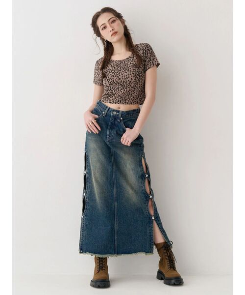 EVRIS(エヴリス)の「サイドビジューカットロングデニムスカート(デニムスカート・レディース・インディゴブルー/ブルー/ブラック・MEDIUM/SMALL)」の22枚目の写真