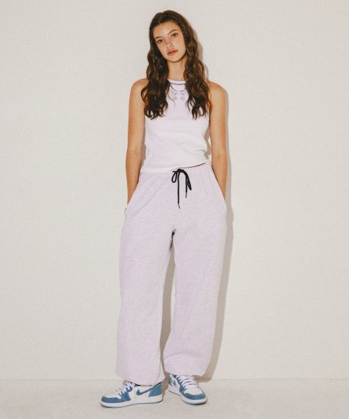 PAKKE(パッケ)の「スプレッドロゴトップ(ホワイト)(Tシャツ/カットソー・レディース・その他・FREE)」の2枚目の写真