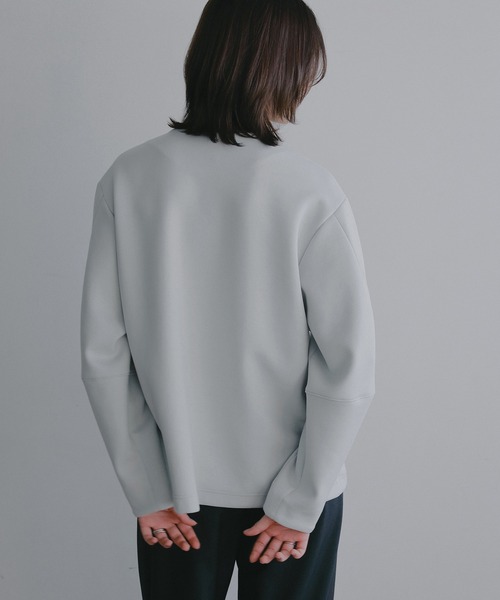 MANOF（マノフ）の「CURVED SLEEVES TOPS（Tシャツ/カットソー・レディース・ネイビー/ホワイト/グレー・F）」の6枚目の写真