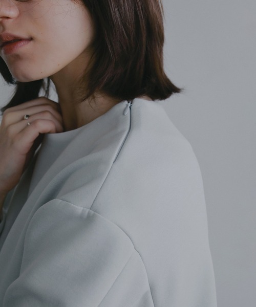 MANOF（マノフ）の「CURVED SLEEVES TOPS（Tシャツ/カットソー・レディース・ネイビー/ホワイト/グレー・F）」の7枚目の写真
