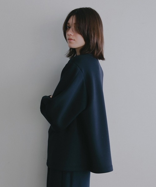 MANOF（マノフ）の「CURVED SLEEVES TOPS（Tシャツ/カットソー・レディース・ネイビー/ホワイト/グレー・F）」の11枚目の写真