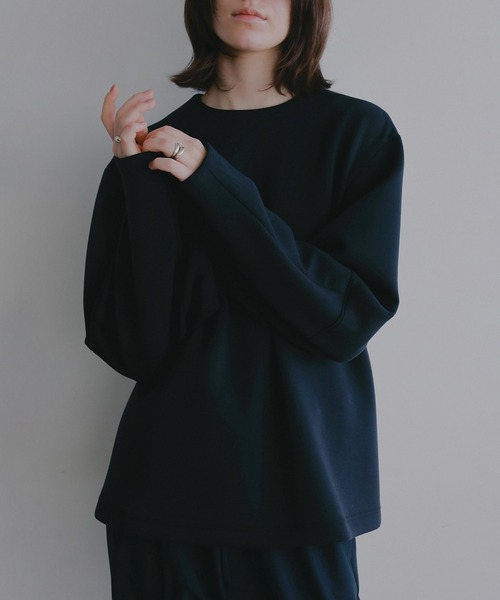 MANOF（マノフ）の「CURVED SLEEVES TOPS（Tシャツ/カットソー・レディース・ネイビー/ホワイト/グレー・F）」の9枚目の写真