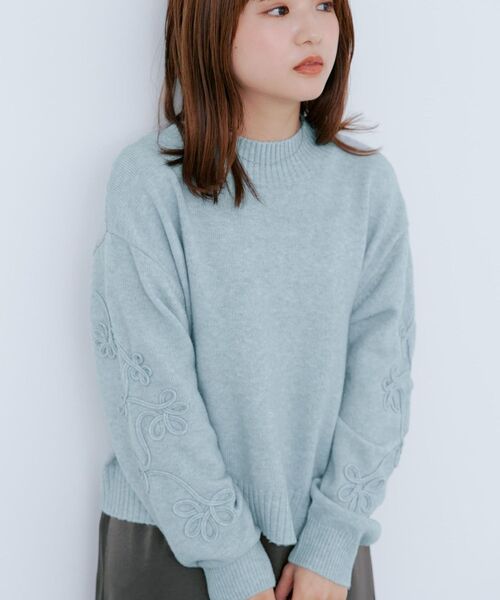 COHINA（コヒナ）の「コードエンブロイダリーボトルネックニット 【低身長・小柄女性】（ニット/セーター・レディース・ブルー/グレー/ホワイト・ONE SIZE）」の3枚目の写真