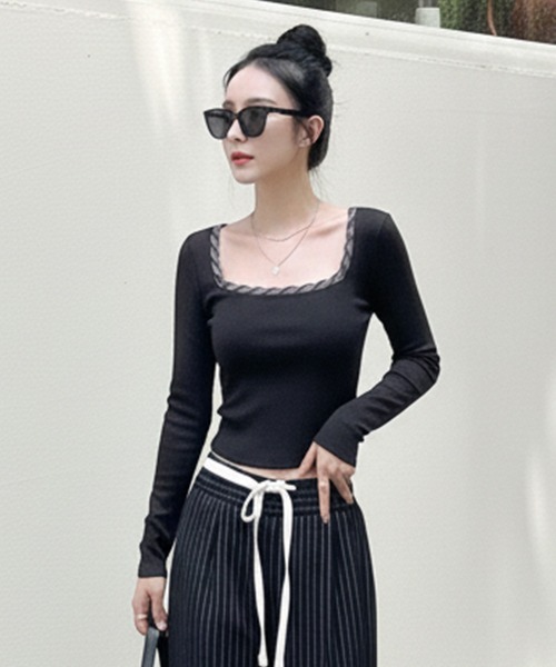 Pt18kg(プラチナイチハチキログラム)の「ラインスクエアネックスリムトップ(Tシャツ/カットソー・レディース・ブラック/グレー・FREE)」の2枚目の写真