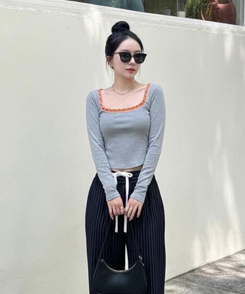 Pt18kg(プラチナイチハチキログラム)の「ラインスクエアネックスリムトップ(Tシャツ/カットソー・レディース・ブラック/グレー・FREE)」の4枚目の写真