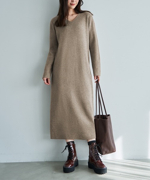 STYLE DELI(スタイルデリ)の「しっとりもっちりVネックニットワンピース(ワンピース・レディース・ブラック/アイボリー/ブラウン・FREE)」の3枚目の写真