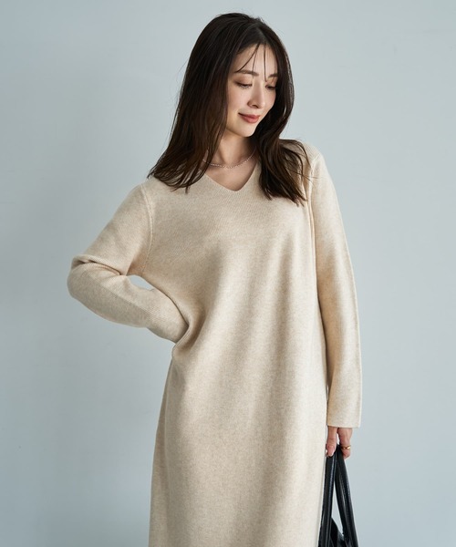 STYLE DELI(スタイルデリ)の「しっとりもっちりVネックニットワンピース(ワンピース・レディース・ブラック/アイボリー/ブラウン・FREE)」の2枚目の写真