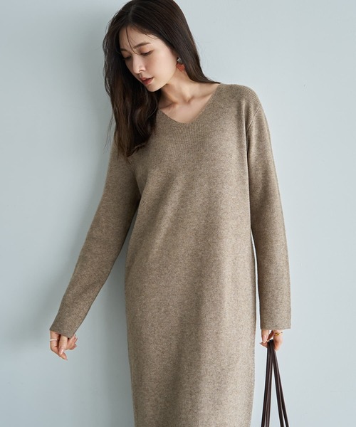 STYLE DELI(スタイルデリ)の「しっとりもっちりVネックニットワンピース(ワンピース・レディース・ブラック/アイボリー/ブラウン・FREE)」の6枚目の写真