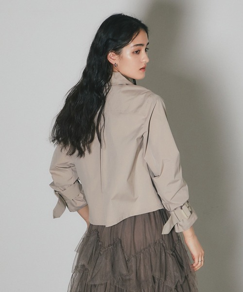 ARVELLIA(アルベリア)の「SLANT SHORT TRENCH(その他アウター・レディース・ブラック/ベージュ・M)」の5枚目の写真