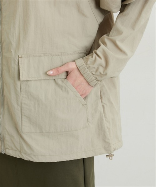 nissen（ニッセン）の「【花粉が付きにくい・はっ水・ＵＶカット】ワッシャー生地マウンテンパーカー（カバーオール・レディース・ベージュ/アイボリー/カーキ・L/LL/M）」の4枚目の写真